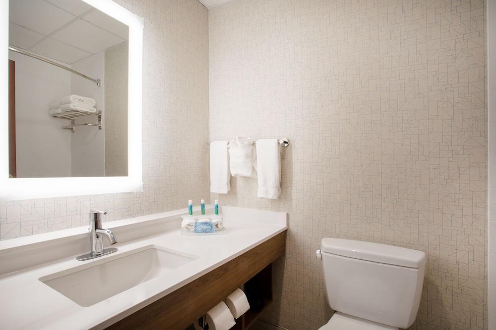Holiday Inn Express Harrisburg East By Ihg Экстерьер фото