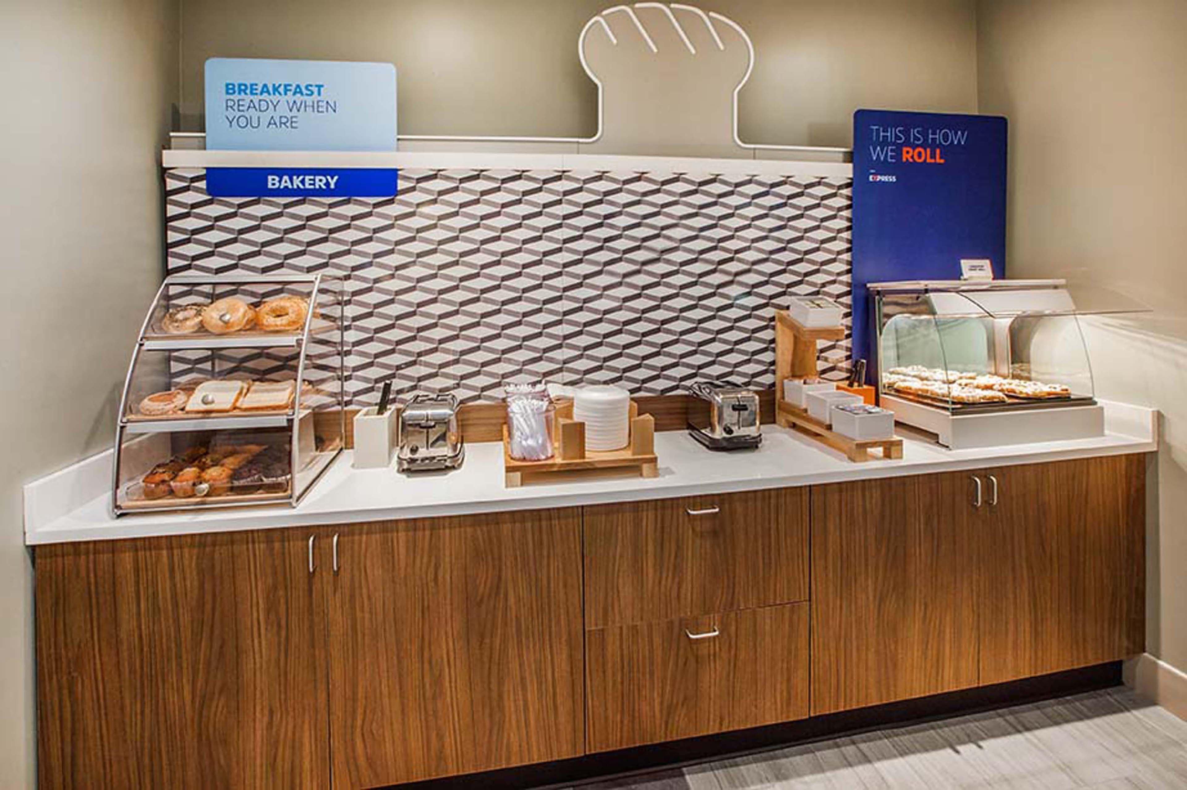 Holiday Inn Express Harrisburg East By Ihg Экстерьер фото