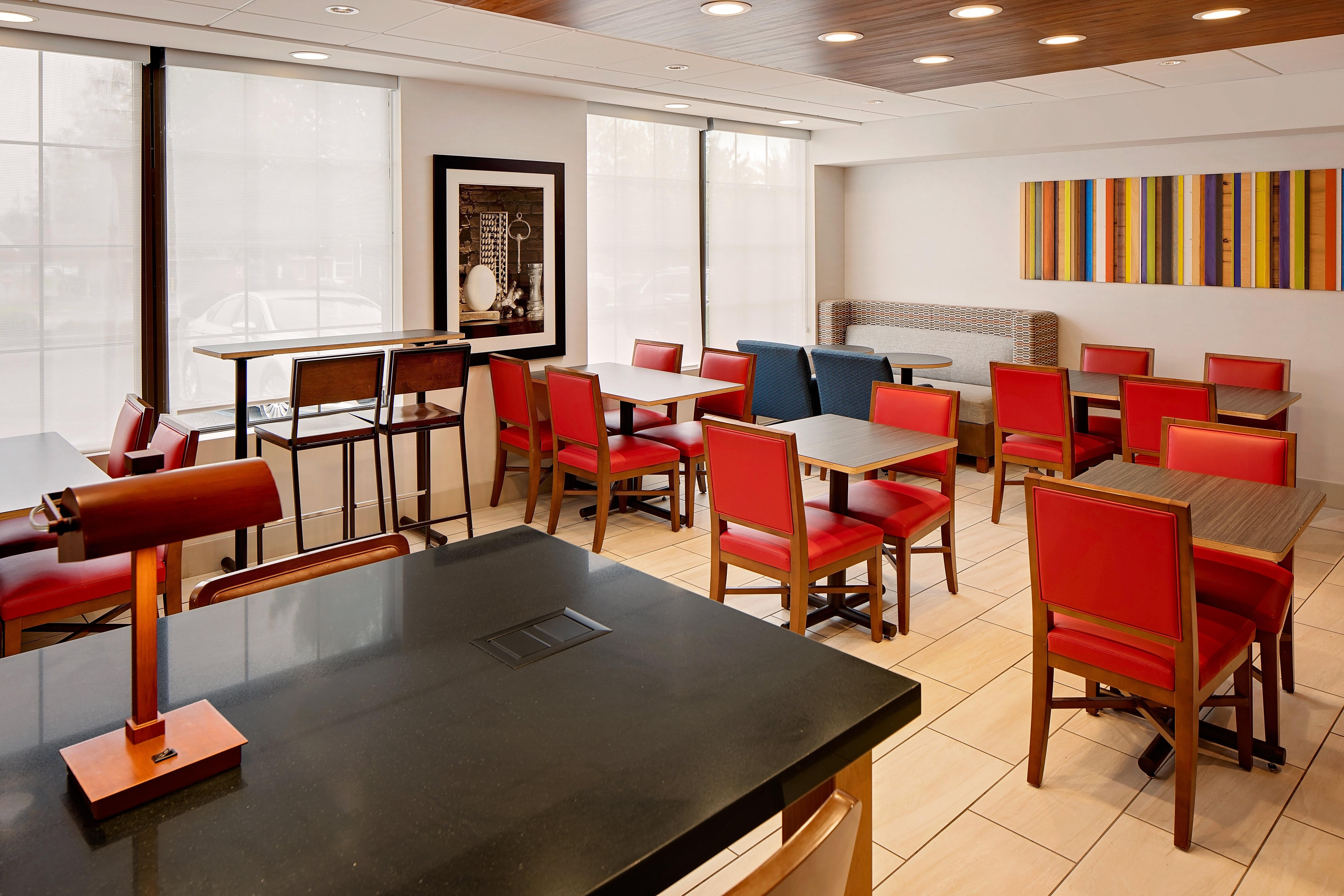 Holiday Inn Express Harrisburg East By Ihg Экстерьер фото