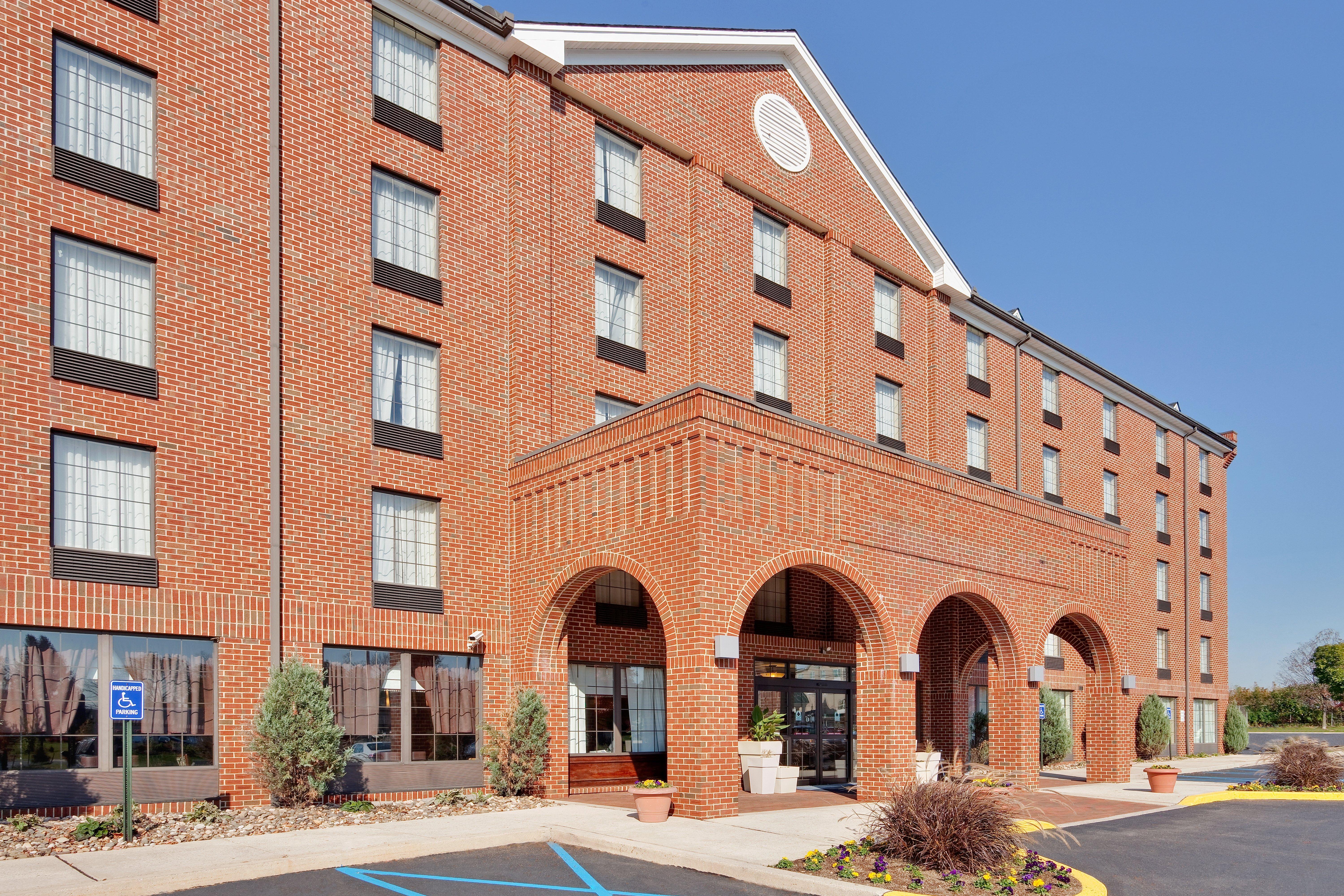 Holiday Inn Express Harrisburg East By Ihg Экстерьер фото