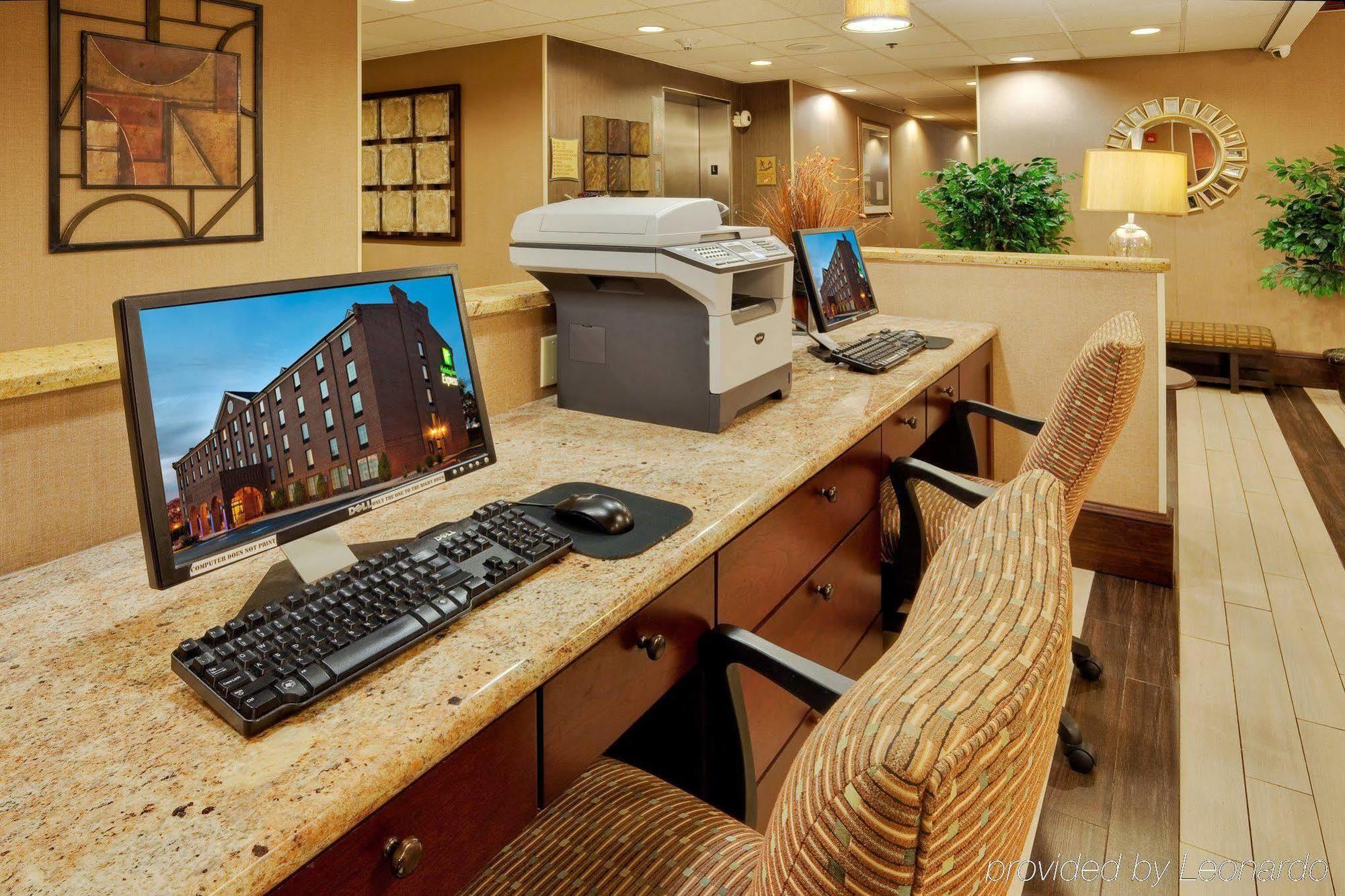 Holiday Inn Express Harrisburg East By Ihg Экстерьер фото